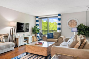 Relax By Pool Harbour Town Resort Condo